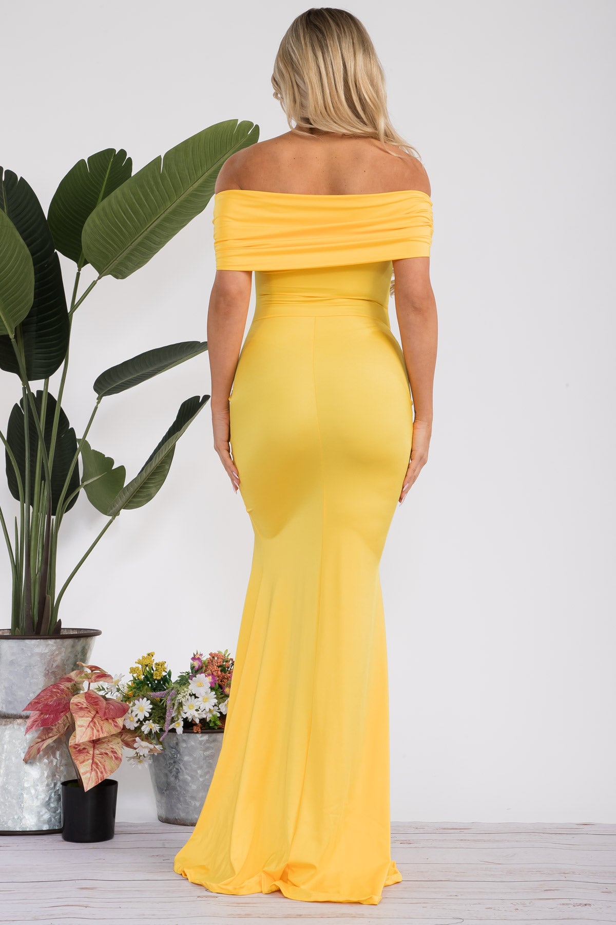 D8935 - OFF SHOULDER MAXI DRESS