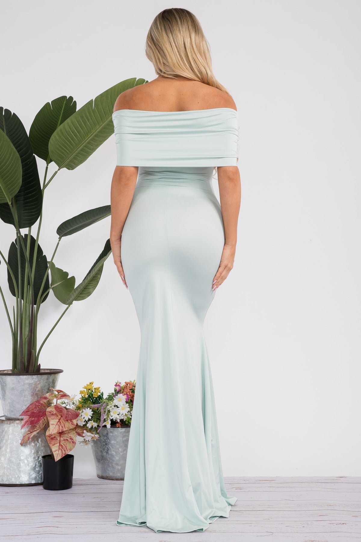 D8935 - OFF SHOULDER MAXI DRESS