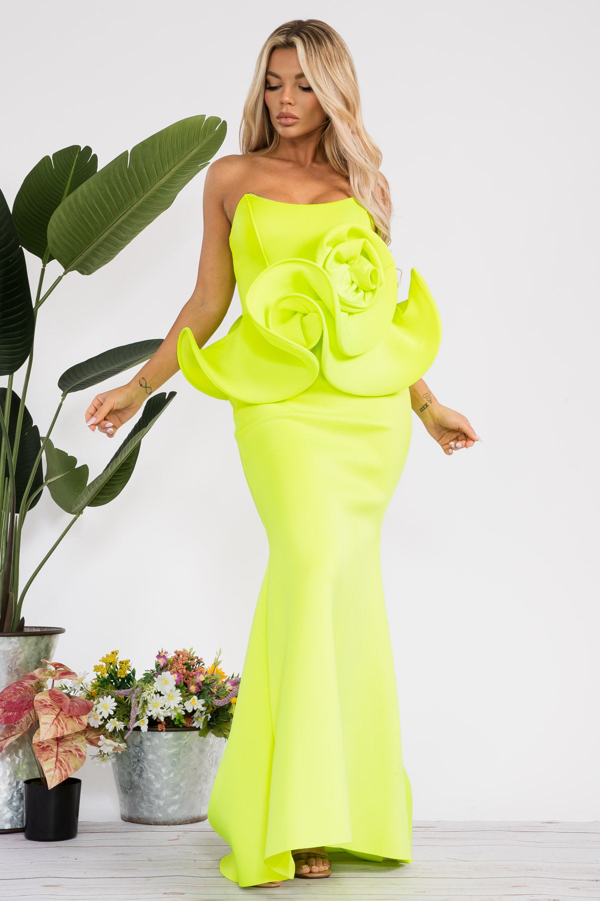 D7936 - FLOWER RUFFLE MERMAID DRESS