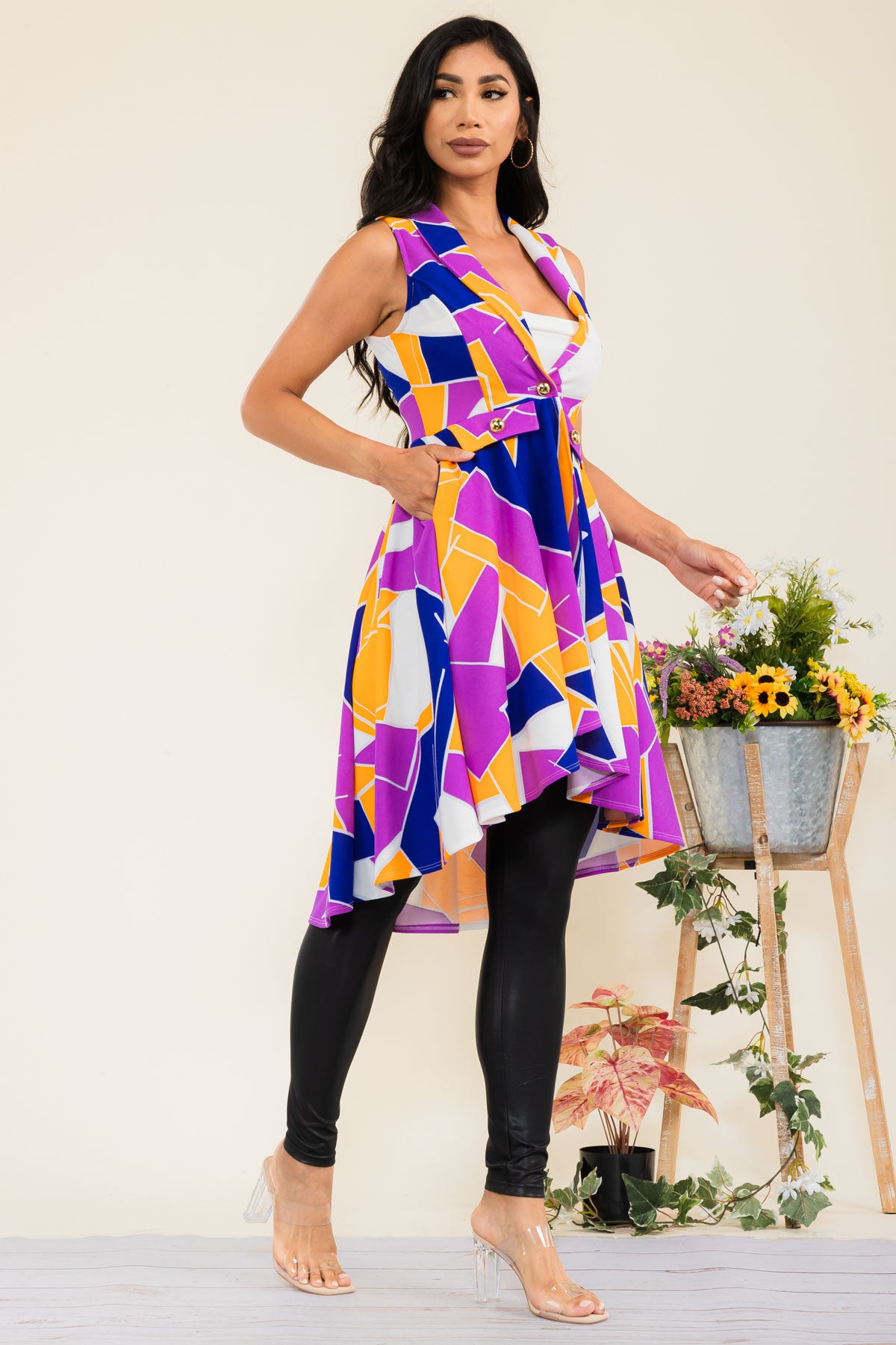 HH757X-ABSTRACT - FRONT BUTTON SLEEVELESS JACKET