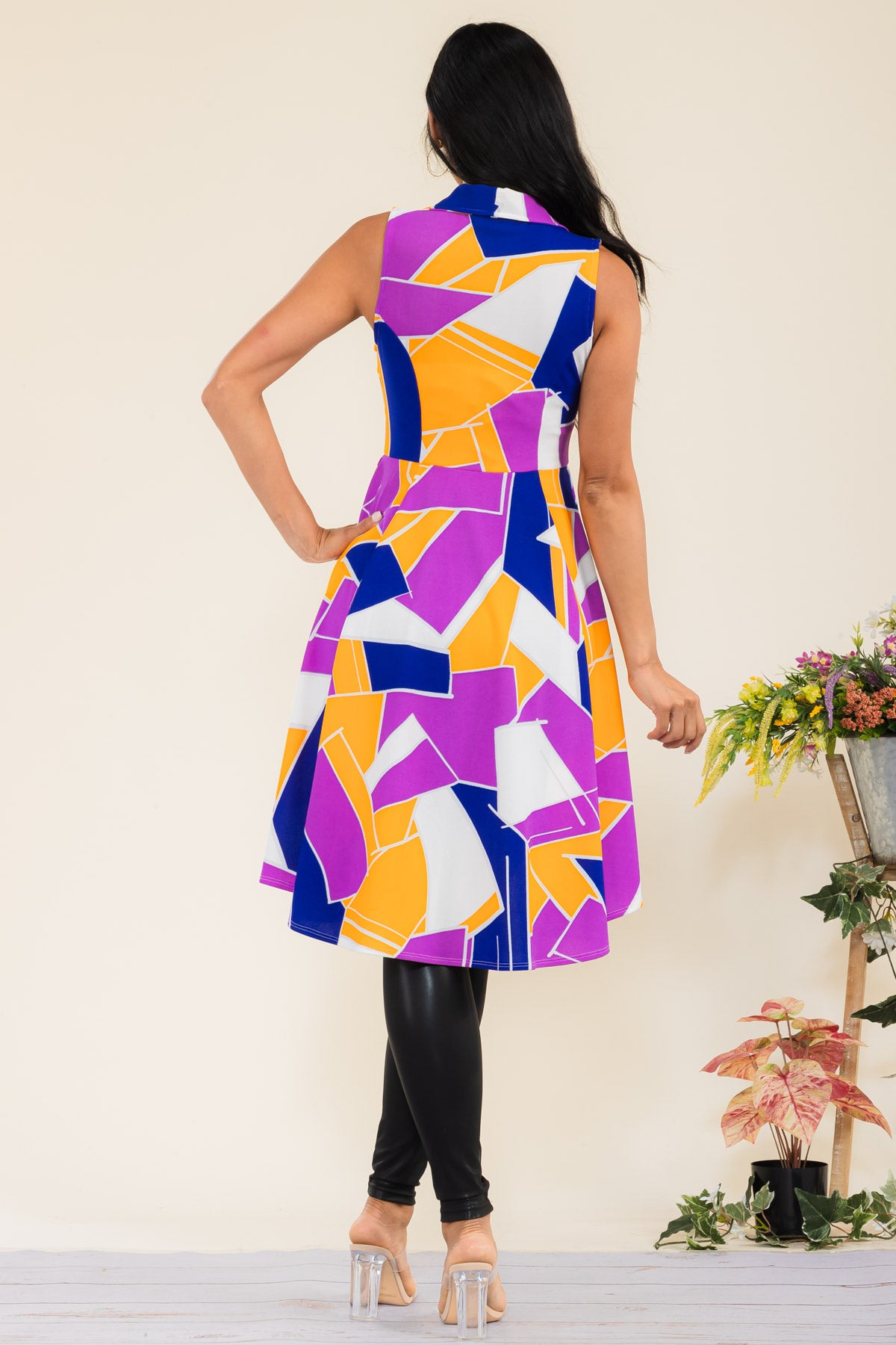 HH757X-ABSTRACT - FRONT BUTTON SLEEVELESS JACKET