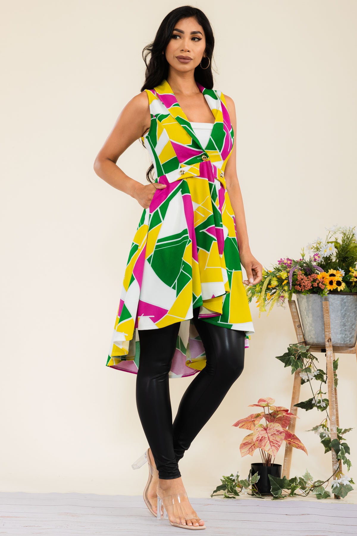 HH757X-ABSTRACT - FRONT BUTTON SLEEVELESS JACKET