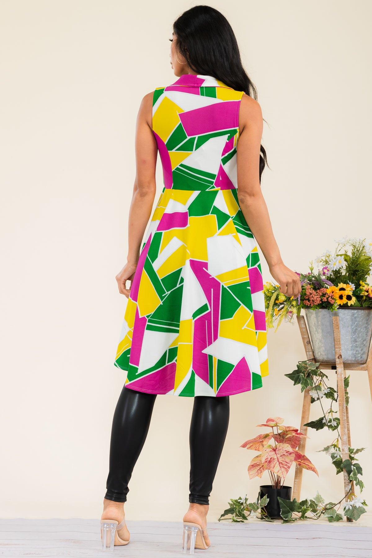 HH757X-ABSTRACT - FRONT BUTTON SLEEVELESS JACKET