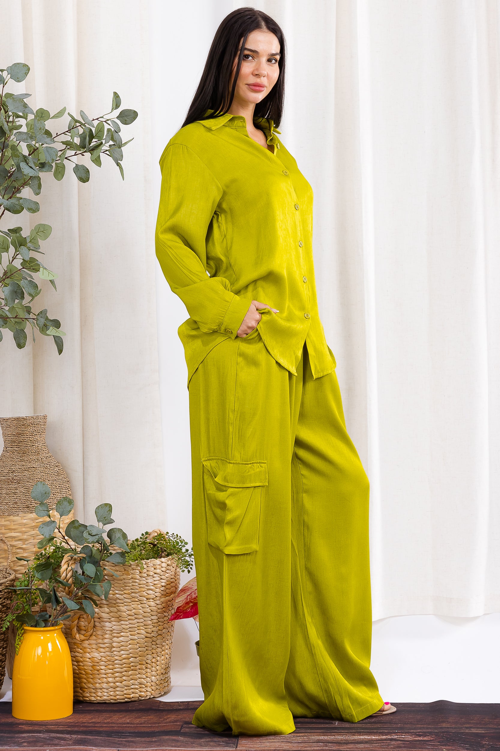 H001R-S Relaxed Cargo Shirt & Wide-Leg Pants Set