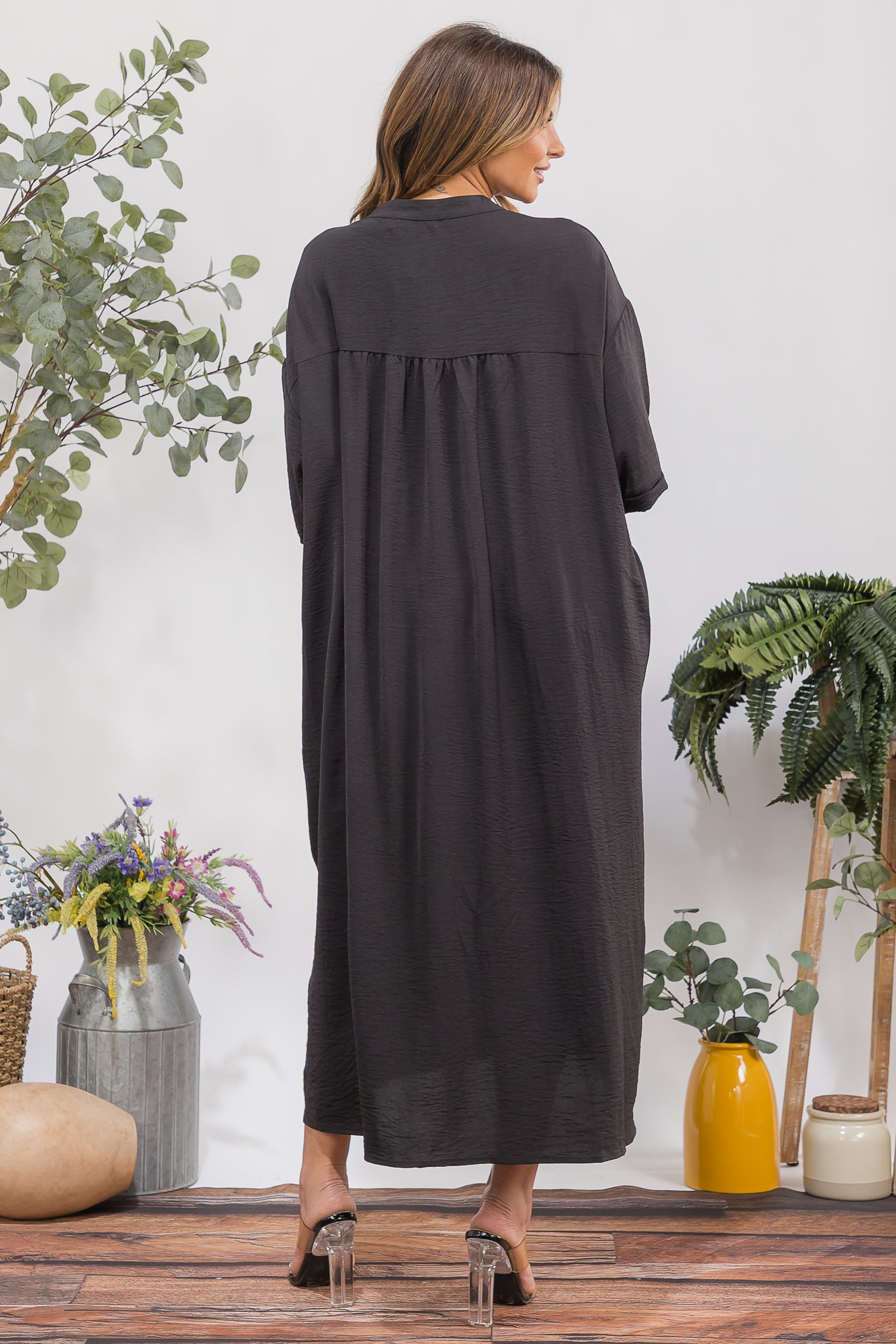 25102 Oversized Button-Down Midi Dress with Pockets