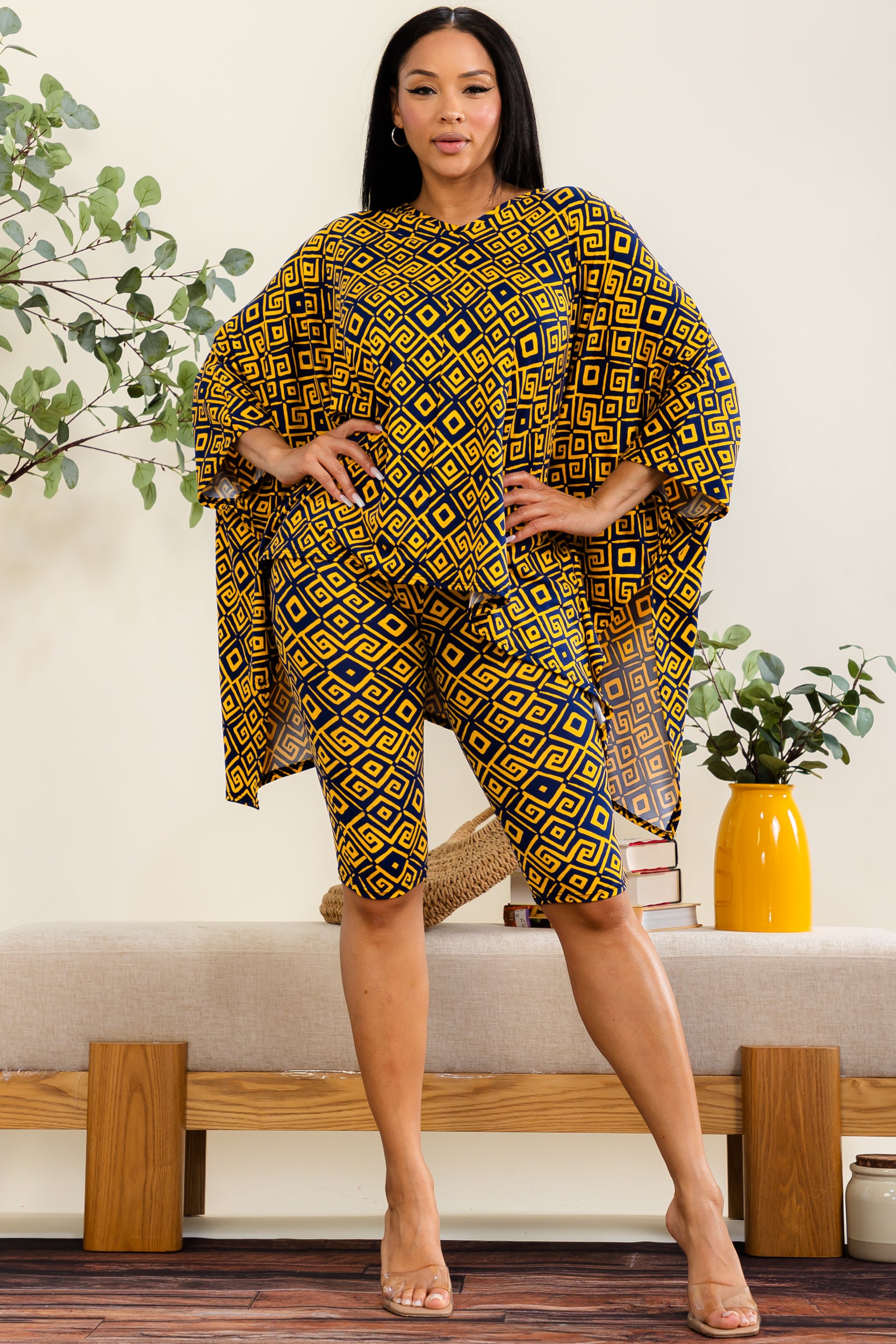 HH796X-P - Plus Size Geometric Print Poncho Short Set