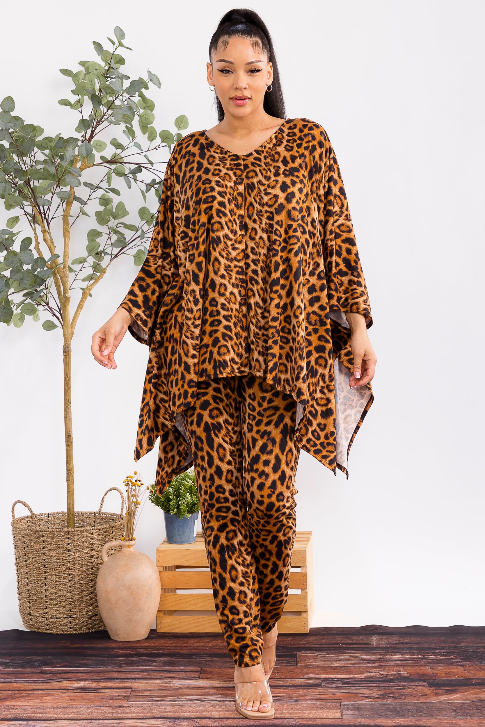 HH637X-P2 Plus Size Relaxed Fit Printed Top & Leggings Set