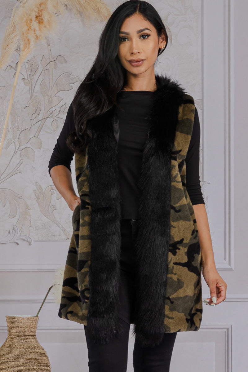 MS0199-1 - CAMO FAUX FUR TRIM VEST