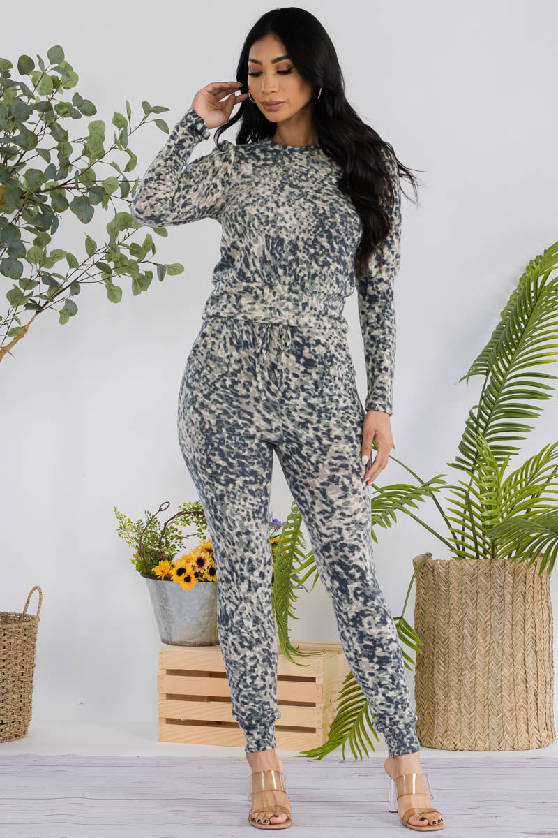 HH668X1-CAMO - 2 PC TOP AND JOGGER SET