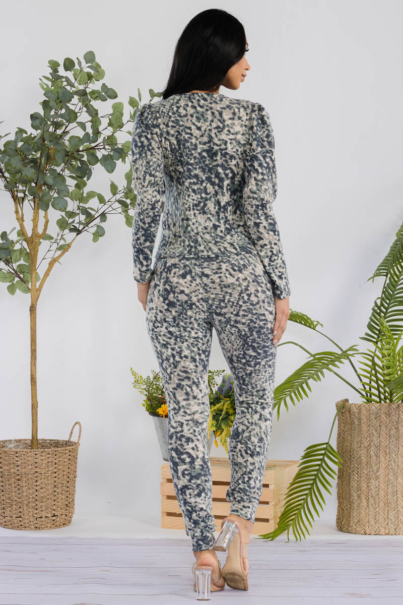 HH668R1-CAMO - 2 PC TOP AND JOGGER SET