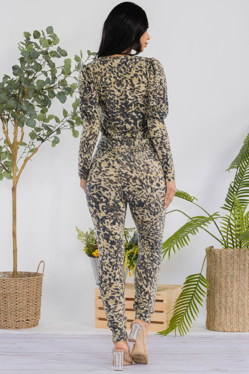 HH668R1-CAMO - 2 PC TOP AND JOGGER SET