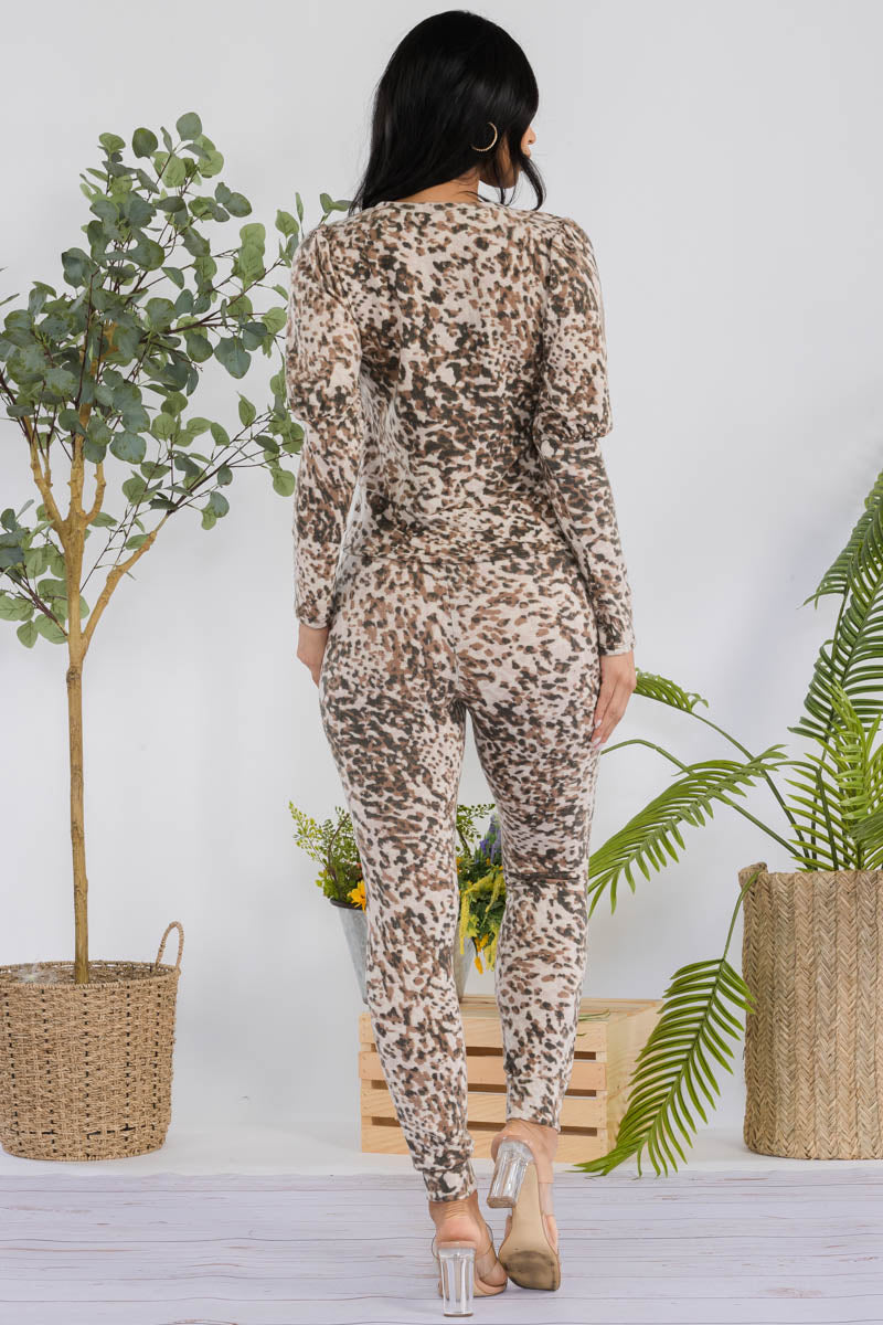 HH668R1-CAMO - 2 PC TOP AND JOGGER SET