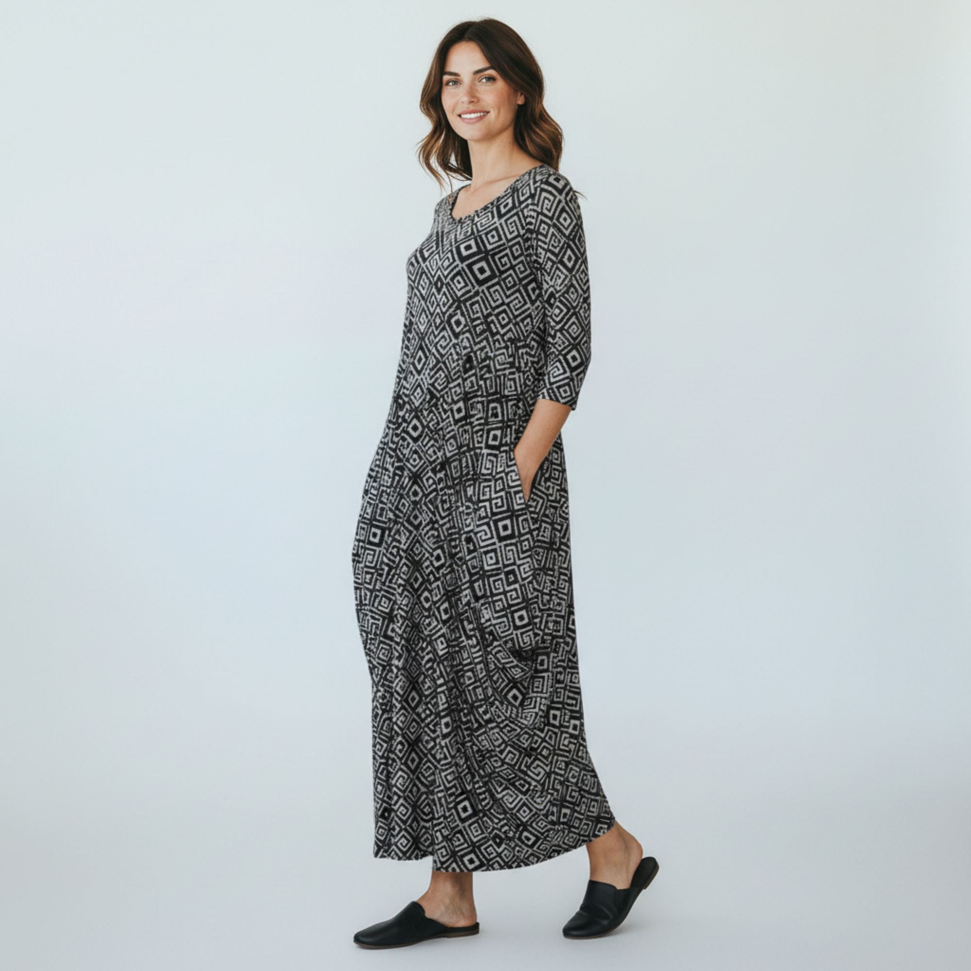 HH645R-P2 Printed Relaxed Fit Draped Maxi Dress with Pockets