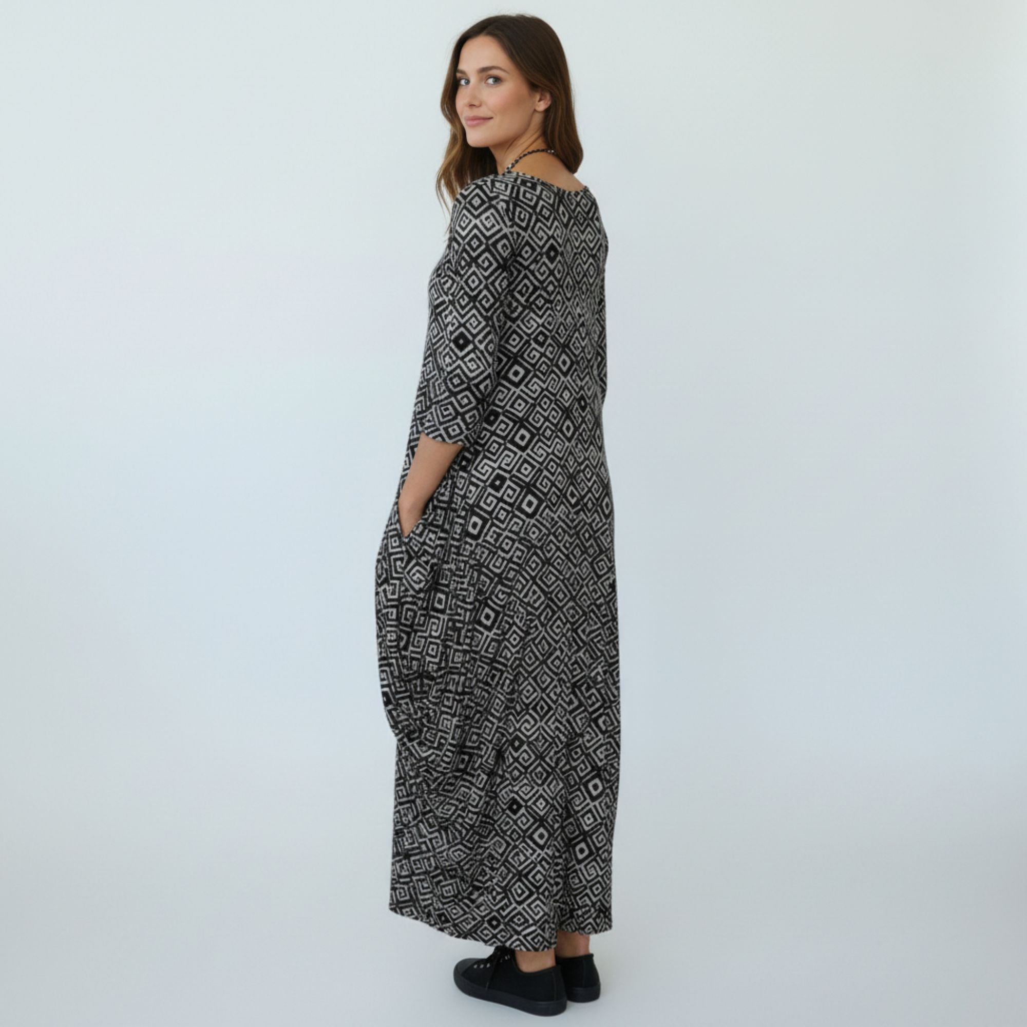 HH645R-P2 Printed Relaxed Fit Draped Maxi Dress with Pockets