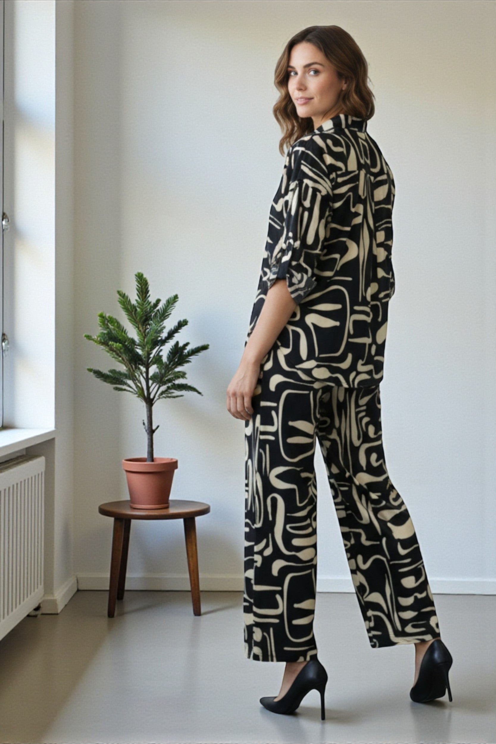 25106-P3-X - Plus Size Abstract Print Relaxed Two-Piece Set