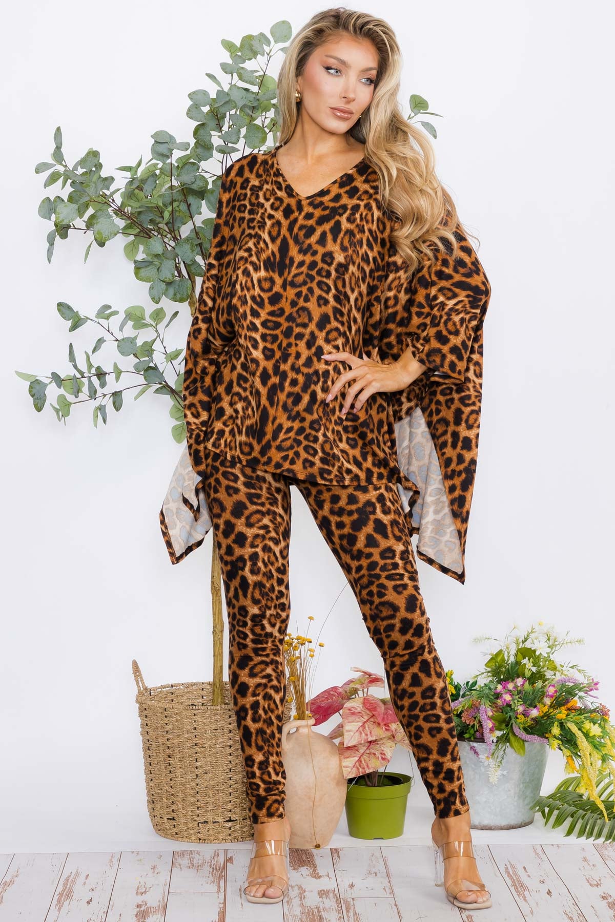 HH637R-P  - 2 PC Leopard Top and Bottom Set