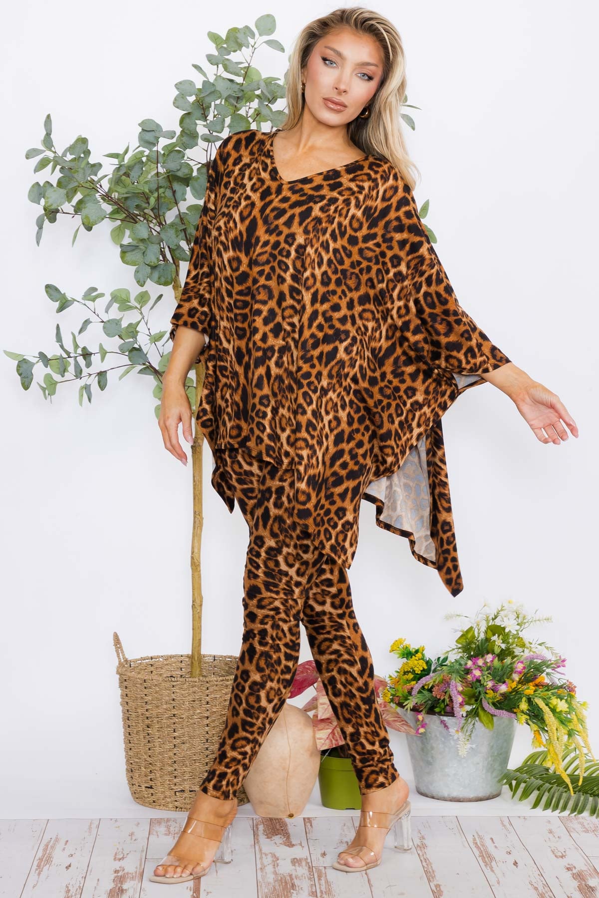 HH637R-P  - 2 PC Leopard Top and Bottom Set