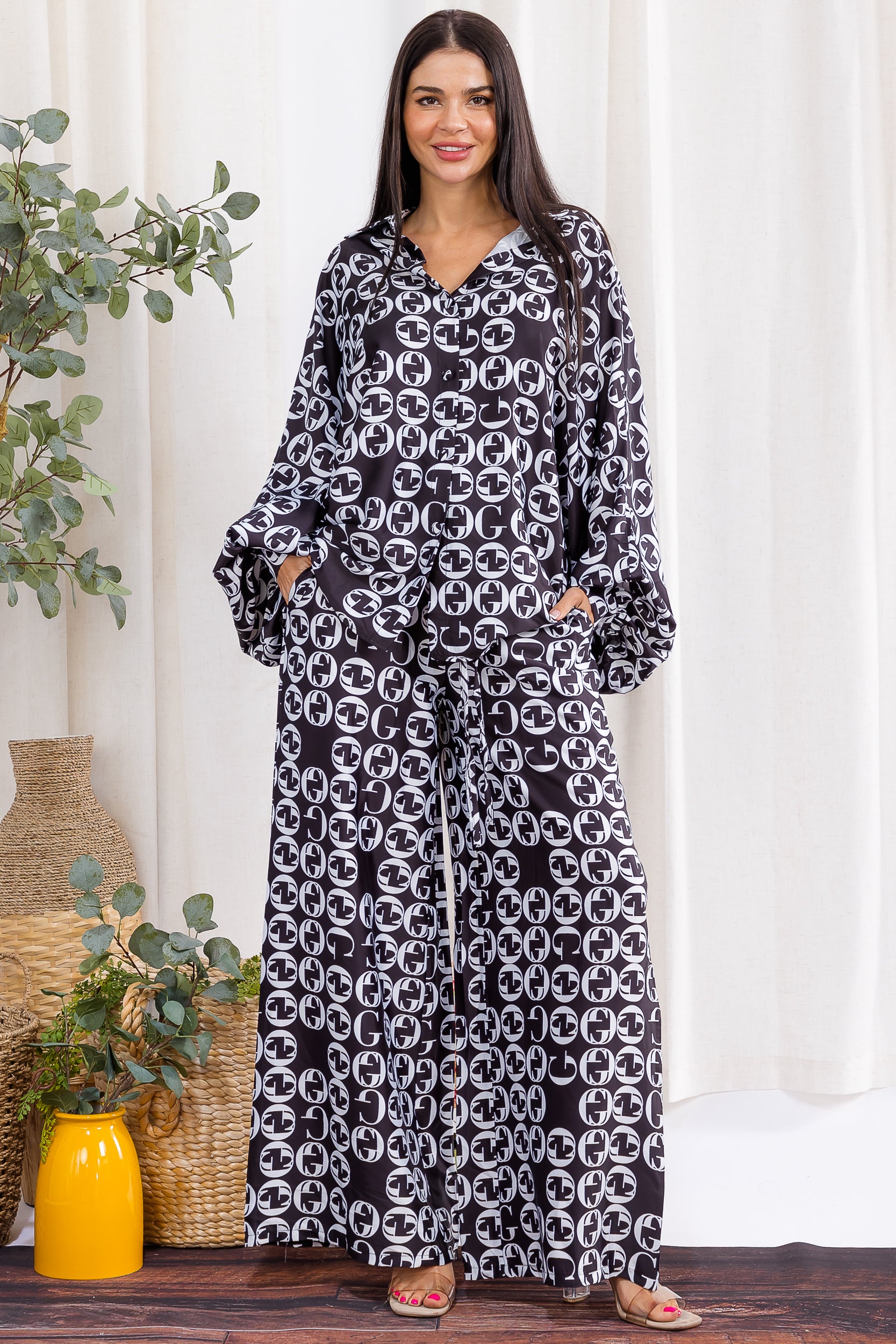 H002R-P2 Monogram Print Shirt & Wide-Leg Pants Set