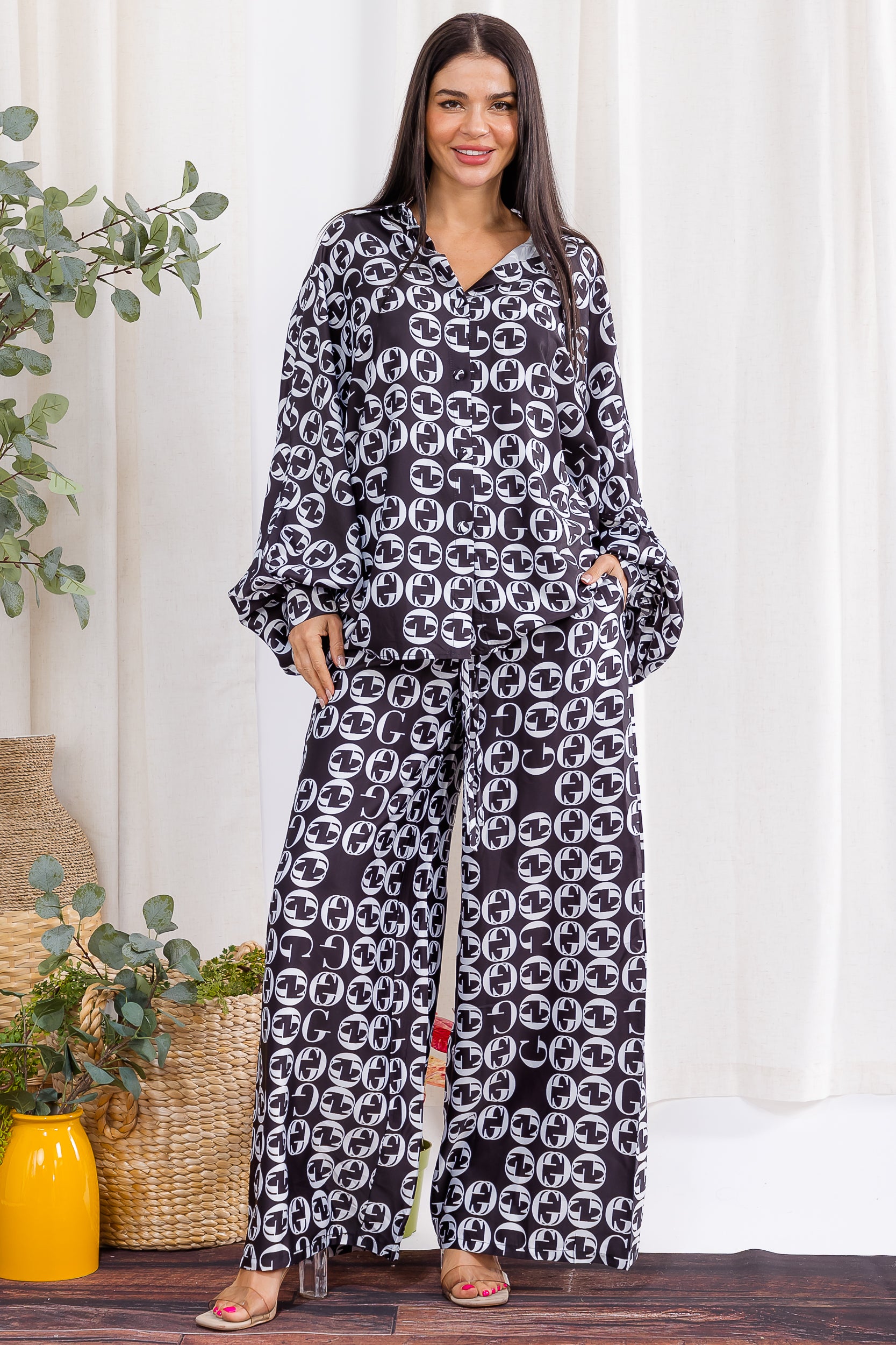 H002X-P2 Plus size Monogram Print Shirt & Wide-Leg Pants Set