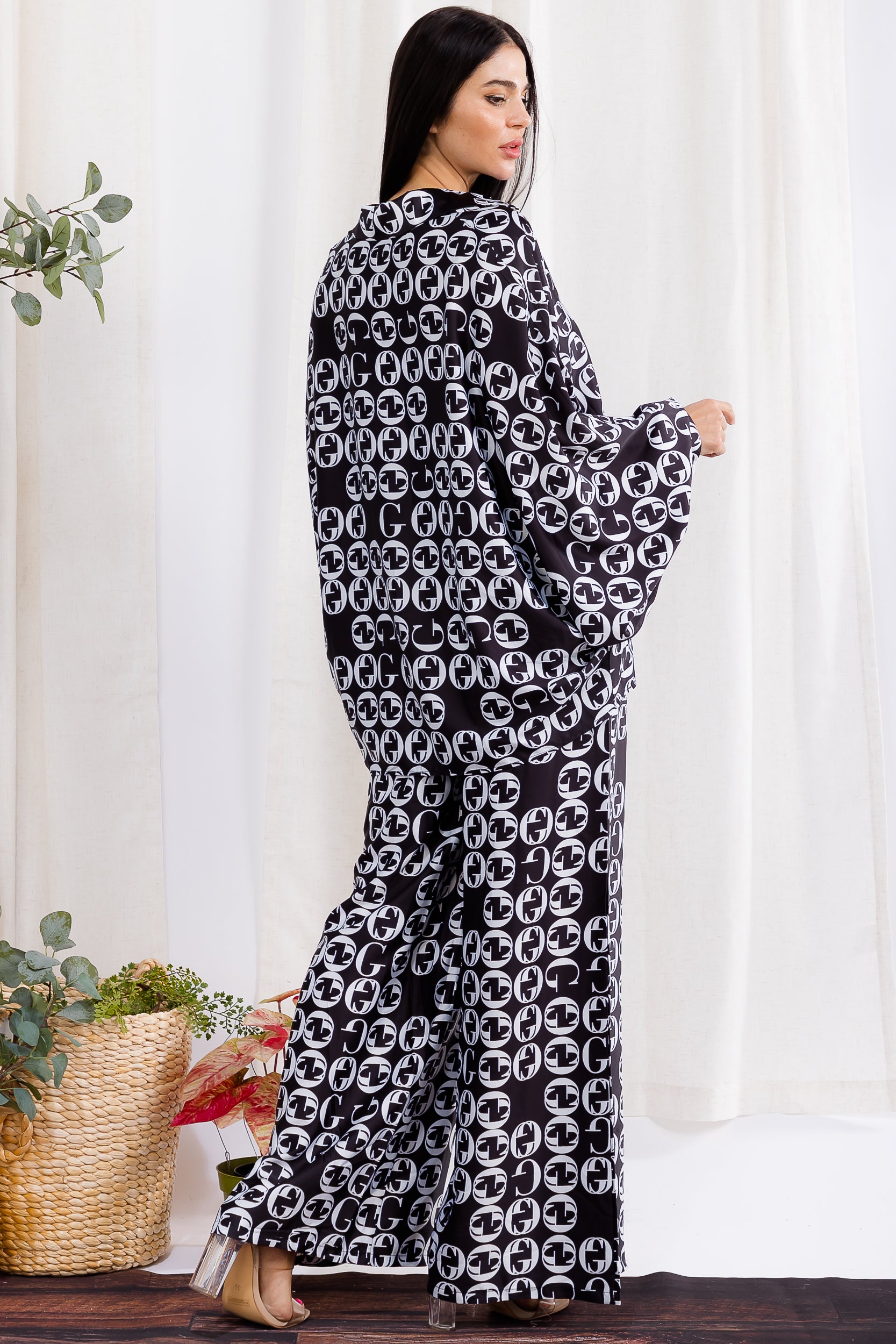 H002X-P2 Plus size Monogram Print Shirt & Wide-Leg Pants Set