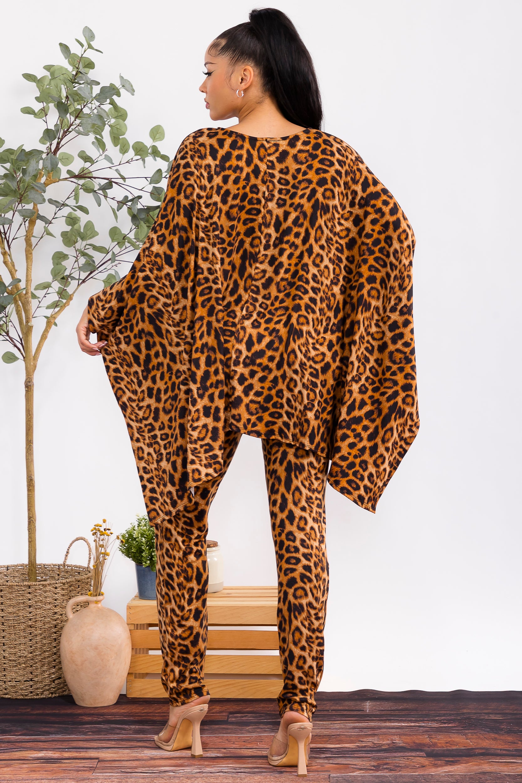 HH637R-P2 Relaxed Fit Printed Top & Leggings Set