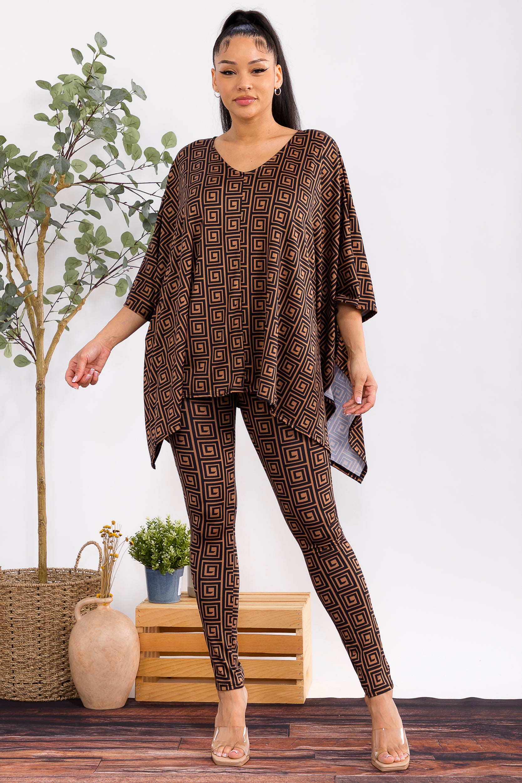 HH637X-P2 Plus Size Relaxed Fit Printed Top & Leggings Set