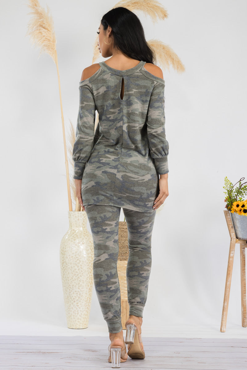 HH669R-CAMO - 2 PC TOP AND JOGGER SET