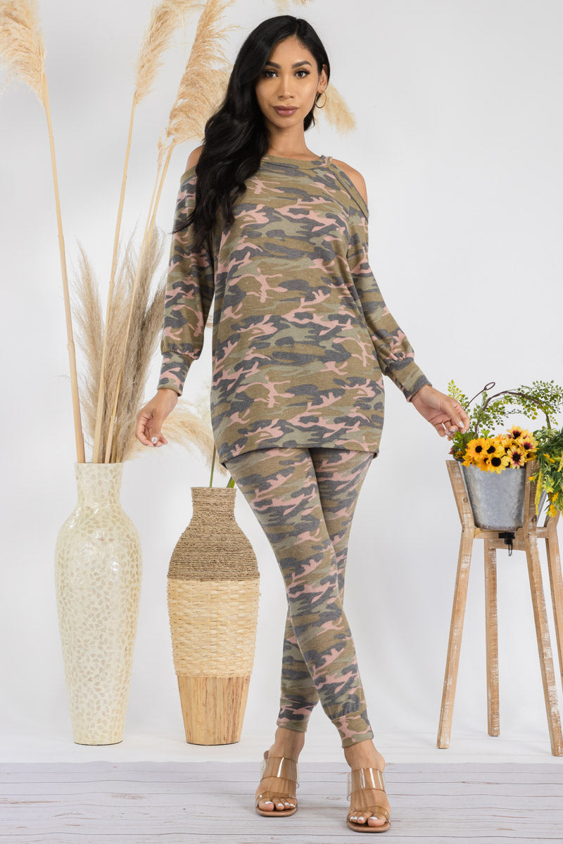 HH669R-CAMO - 2 PC TOP AND JOGGER SET