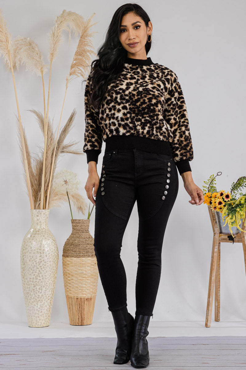 524693 - Cheetah Print Crew Neck Sweater