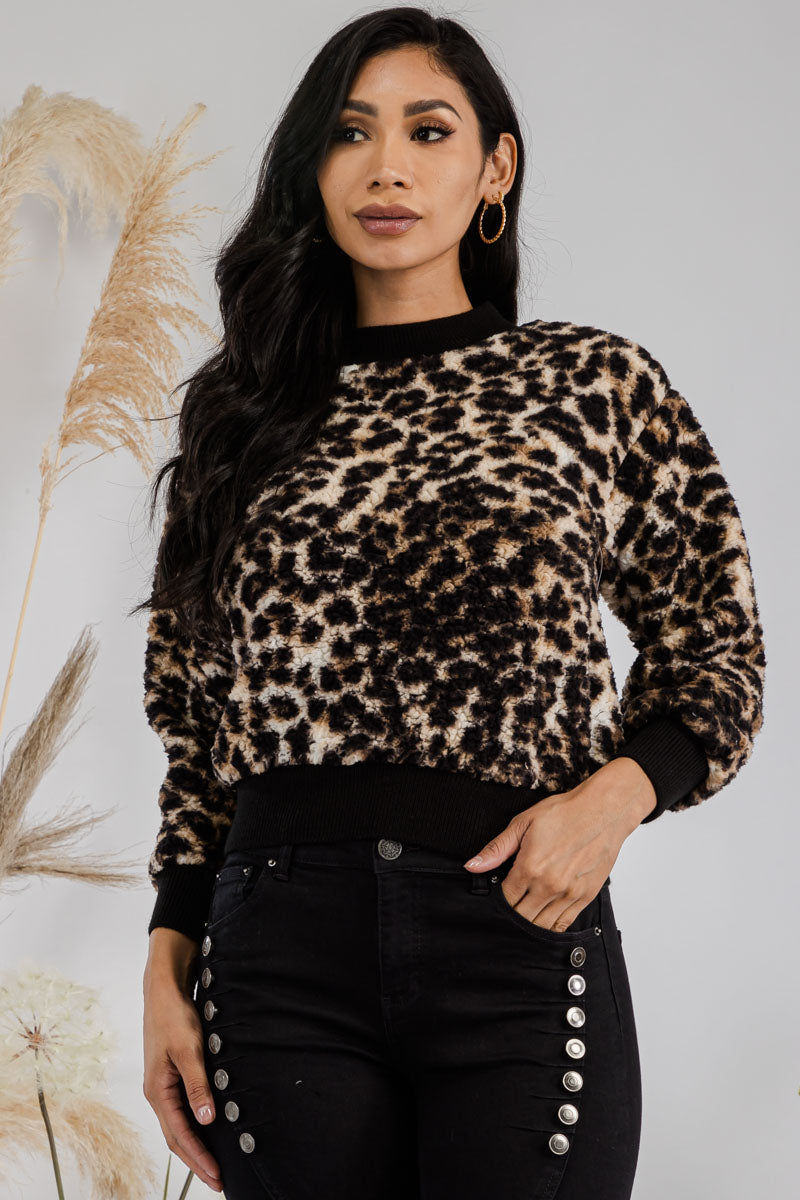 524693 - Cheetah Print Crew Neck Sweater