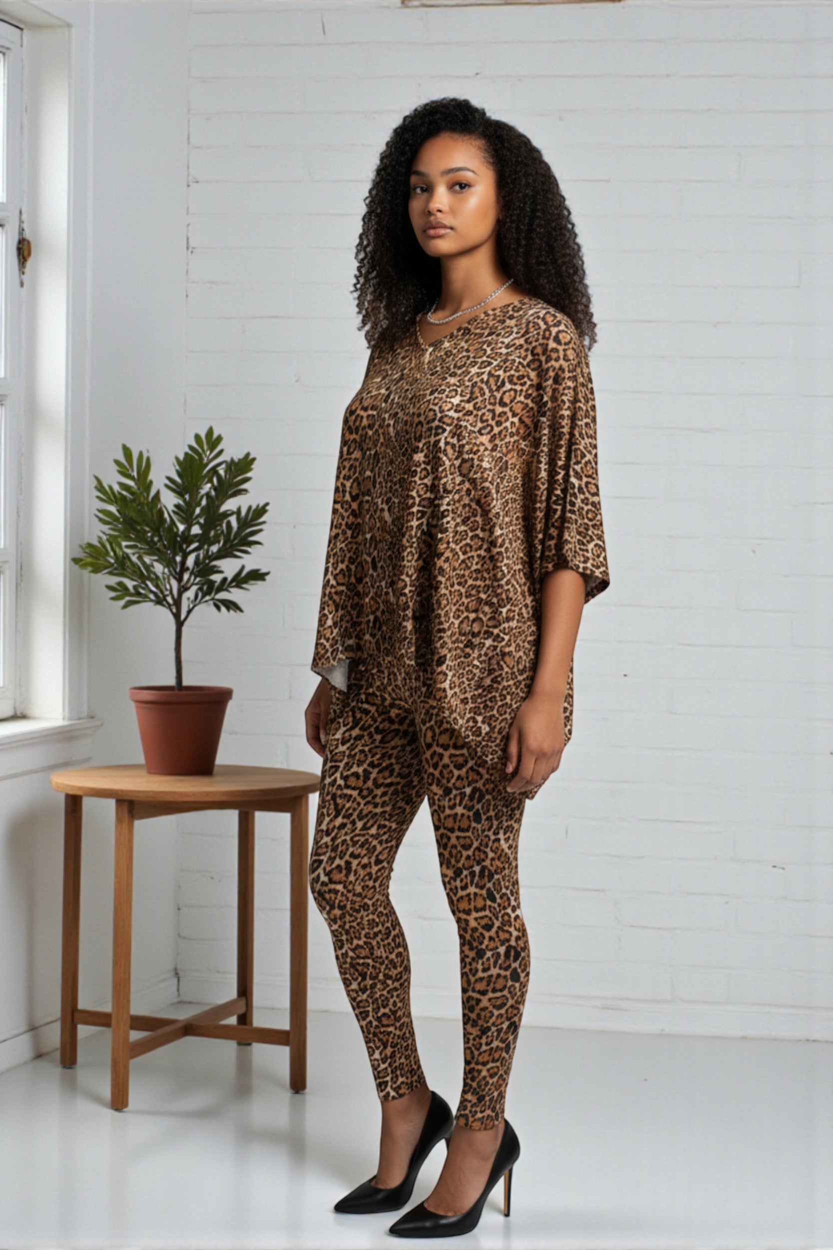 HH637R-P3 Relaxed Fit Printed Top & Leggings Set