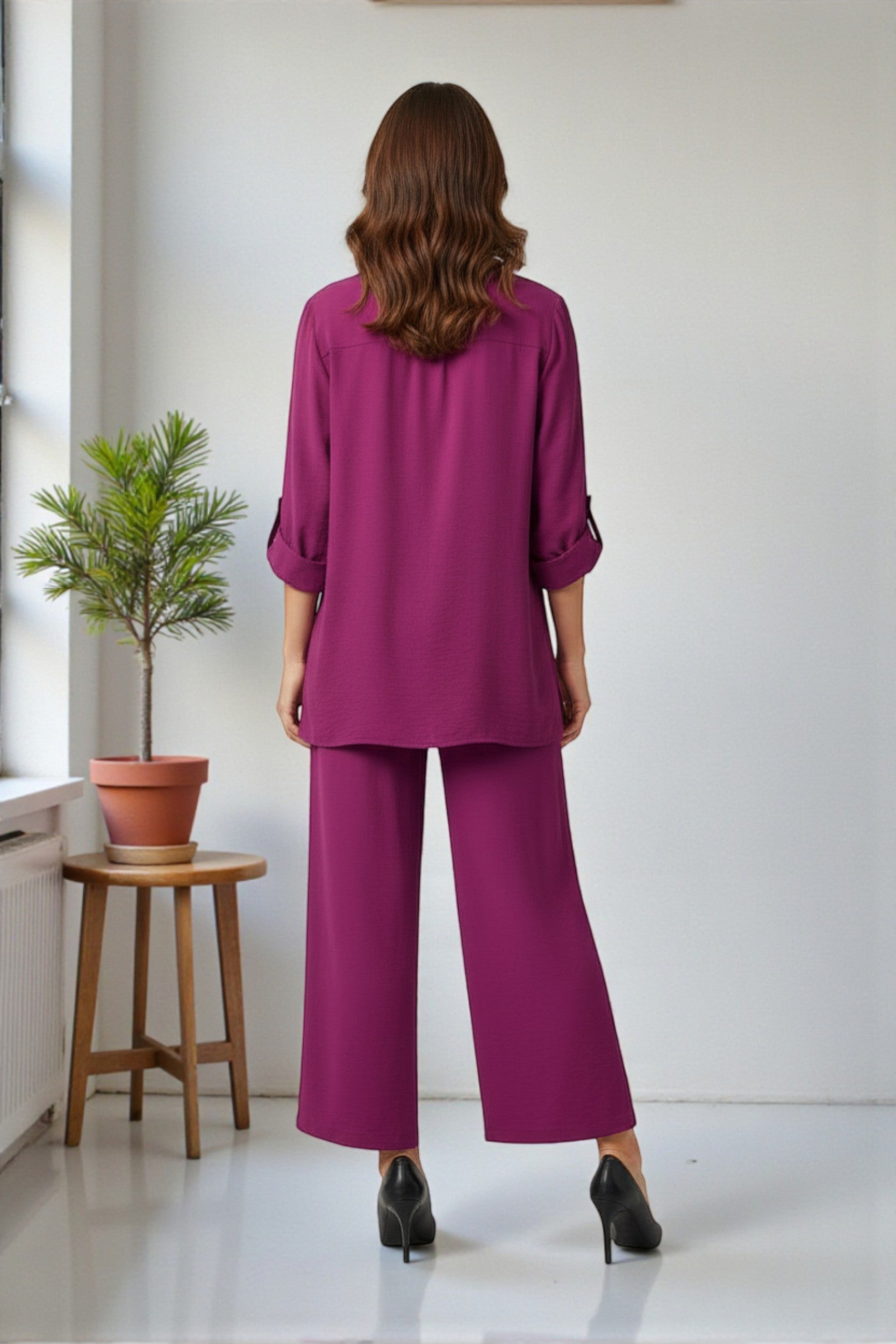 25613-X Plus Size Relaxed Blouse & Wide-Leg Pant Set