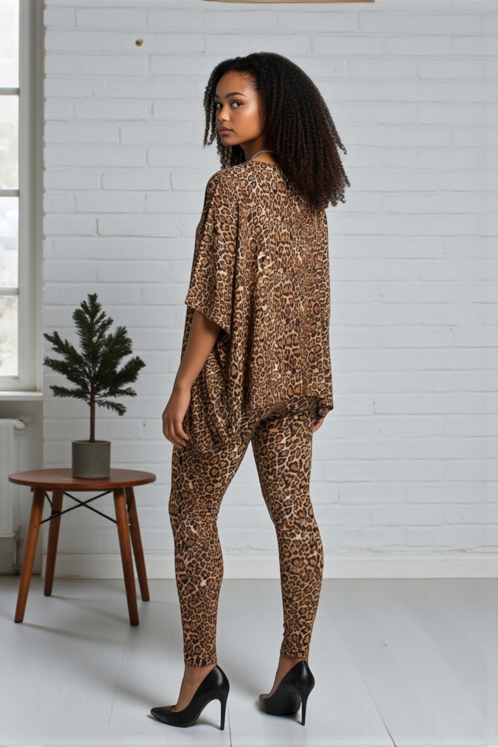 HH637R-P3 Relaxed Fit Printed Top & Leggings Set