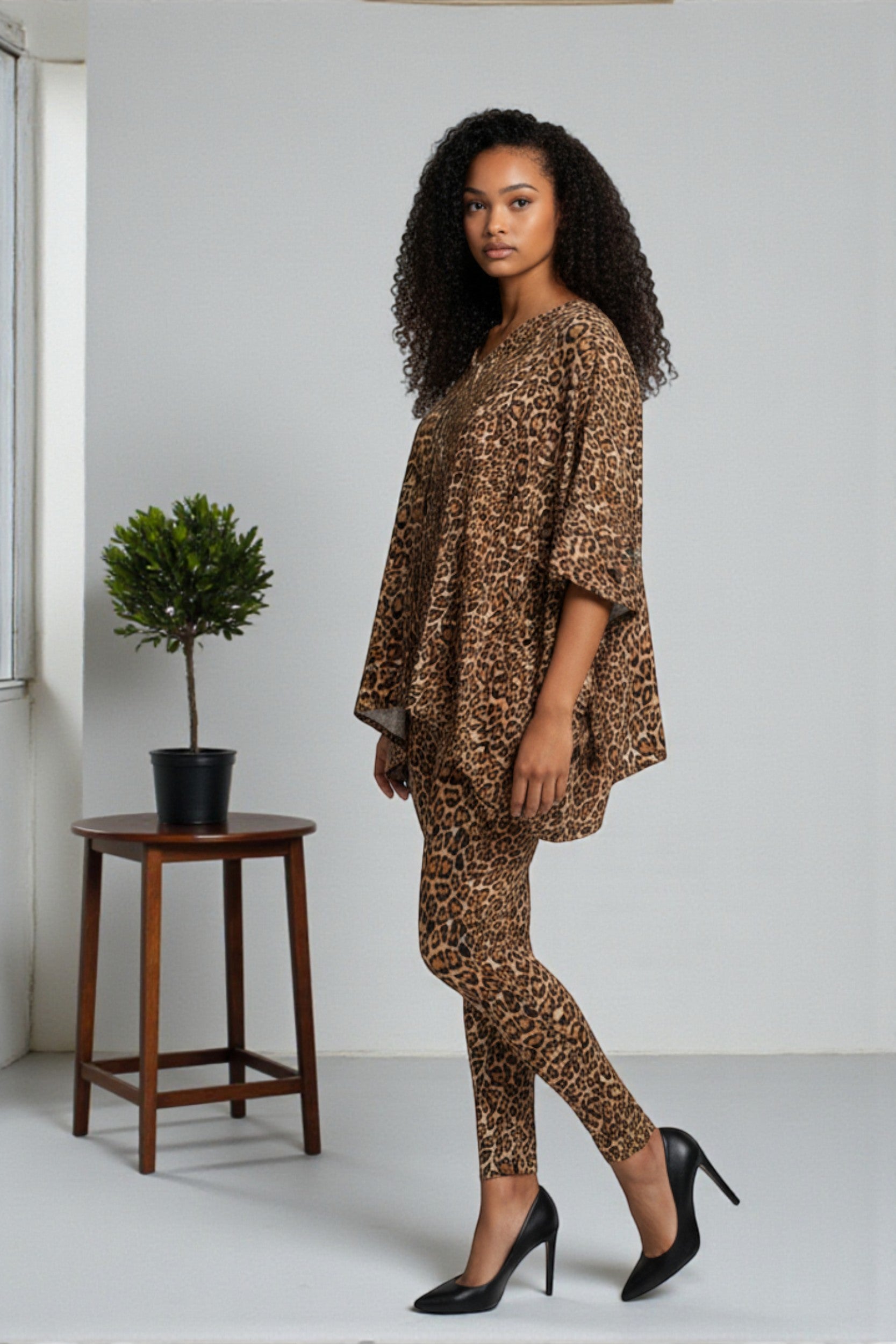 HH637R-P3 Relaxed Fit Printed Top & Leggings Set