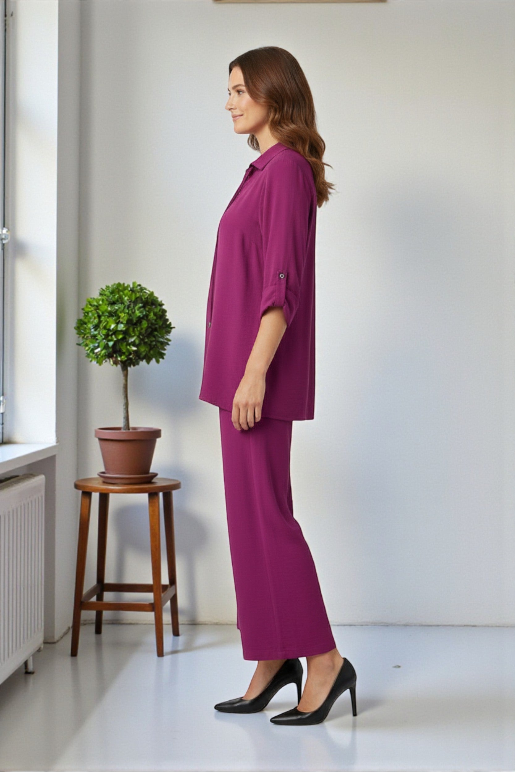 25613-X Plus Size Relaxed Blouse & Wide-Leg Pant Set